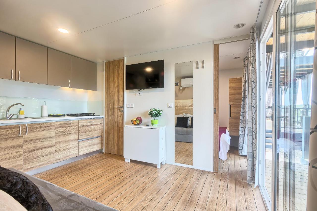 Total Escape Mobile Home Nera Camp Porton Biondi Ровинь Экстерьер фото